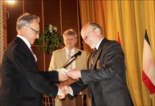 Вручение юбилейной медали Вадиму Александровичу Симоненко